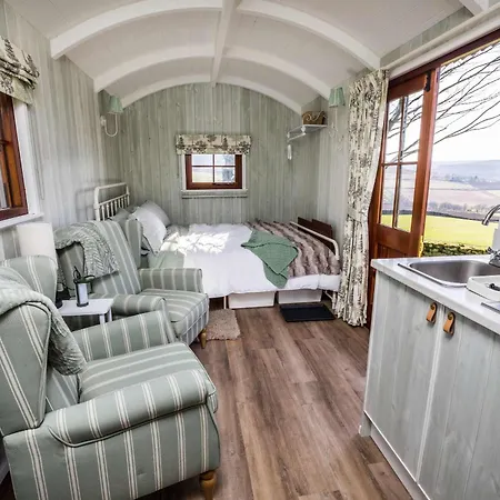 Holiday home Letaway - Tawny Owl Hut Nr Castleton North Yorkshire